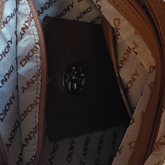 DKNY Vintage Leather Purse - Picture 6 of 16